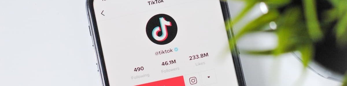 Apprenez comment activer les messages sur TikTok pour communiquer avec d'autres utilisateurs en suivant ce guide étape par étape rapide et simple.